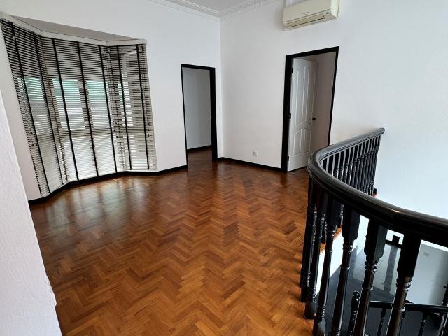 Detached House for sale