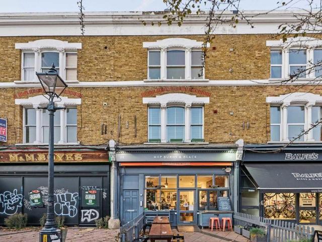 Apartment for rent in Bellenden, Greater London