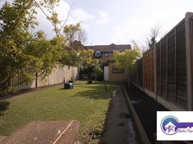 Studio for rent in Finchley, Greater London