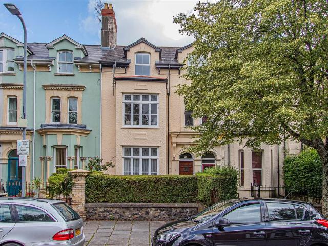 Apartment for rent in Plasnewydd, Falcon Lodge