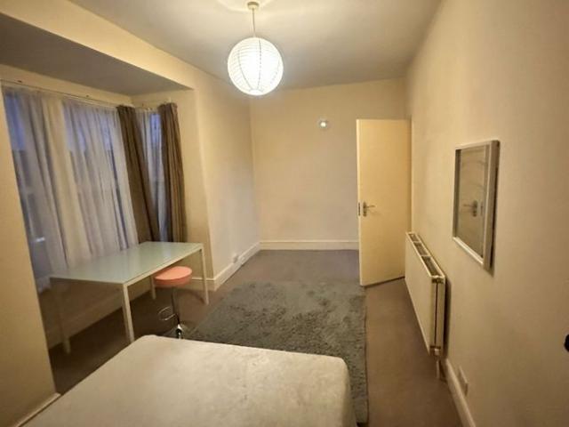Apartment for rent in Plashet, Greater London