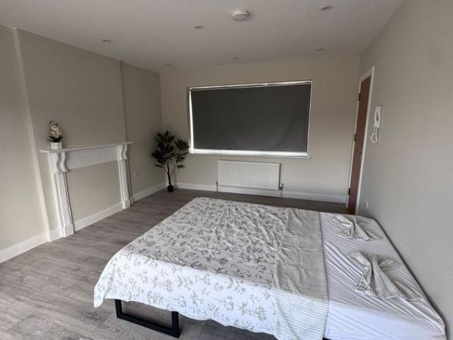 Room for rent in Plashet, Greater London