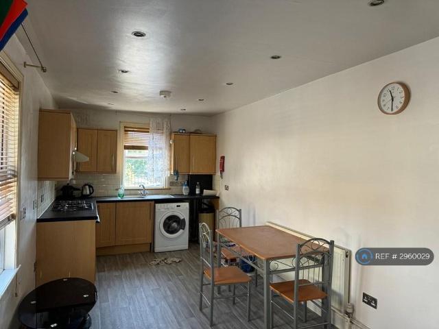 House for rent in Plashet, Greater London