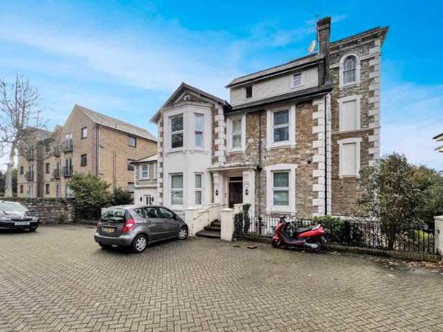 Apartment for rent in Elmfield, Ryde