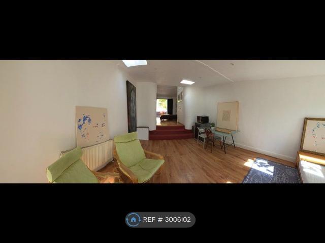 Apartment for rent in Preston, Greater London