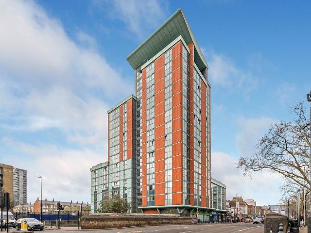 Apartment for rent in Poplar Grove, Greater London