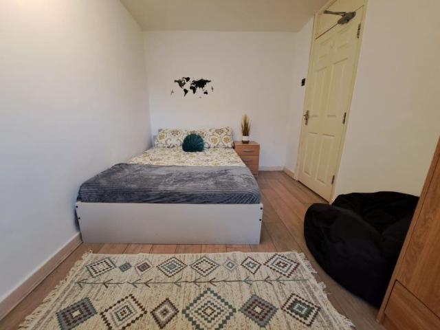 House for rent in Poplar Grove, Greater London