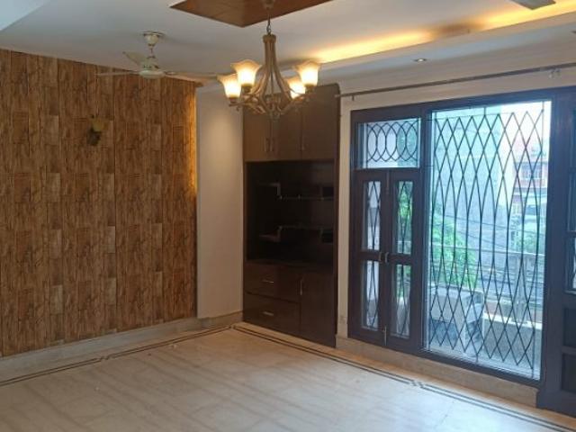 Property for rent in Deri