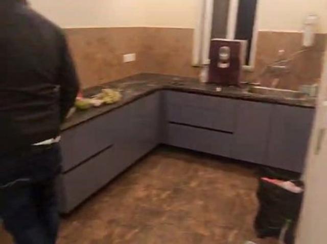 Property for rent in Deri