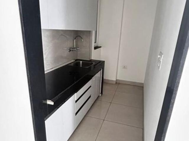 Commercial for rent in Deri