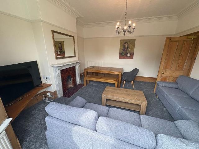 Room for rent in High Field, York