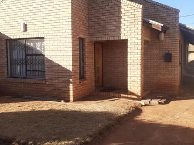 House for sale in Vosloorus