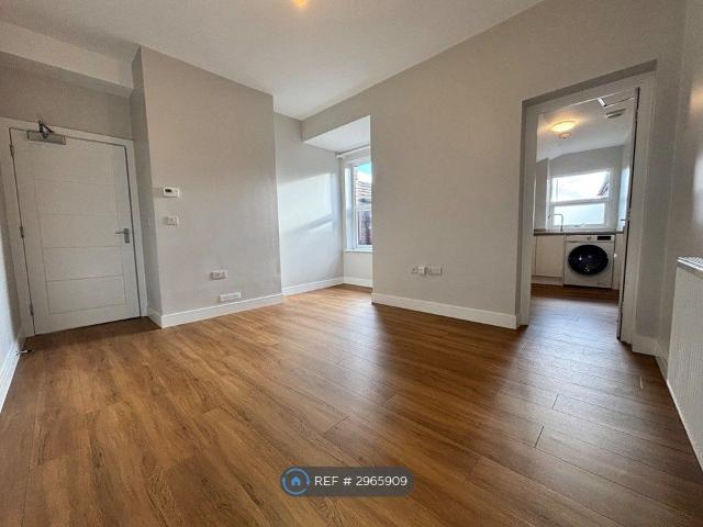 Apartment for rent in Firepool, Rumwell