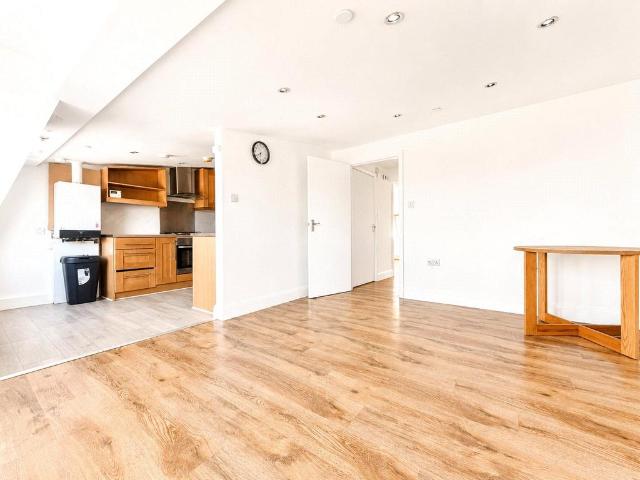 Apartment for rent in Plaistow, Greater London