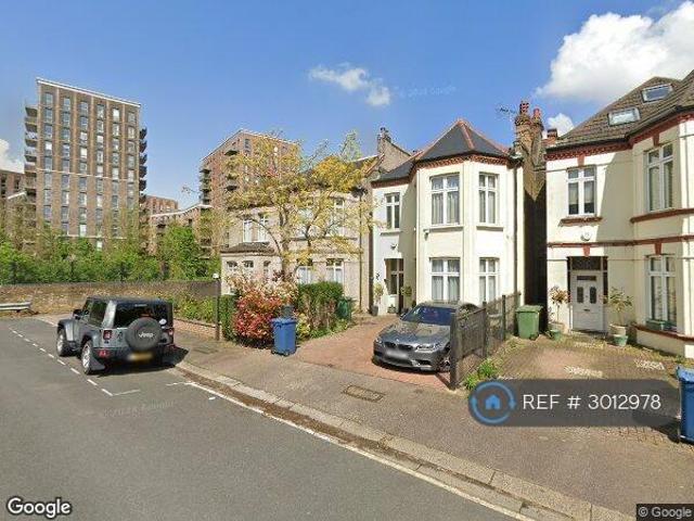 Apartment for rent in Marks Gate, Greater London