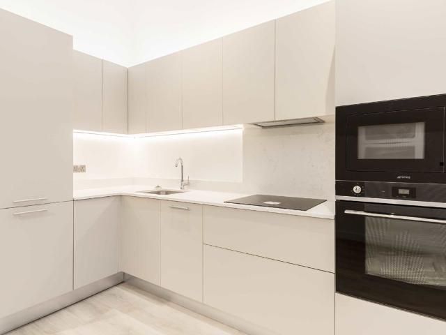 Apartment for rent in London Borough of Merton, Collier's Wood
