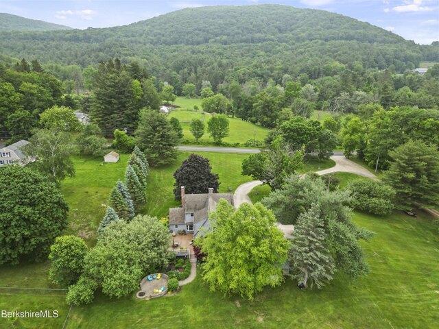 House for sale in Lee