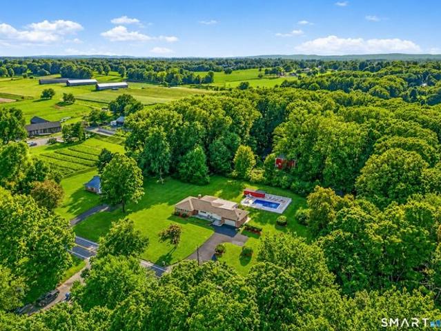 House for sale in Suffield, Capitol Planning Region