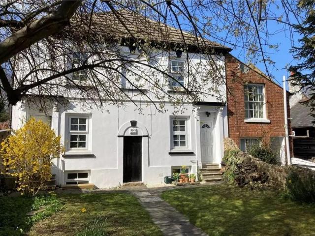 House for rent in Fole, Surrey