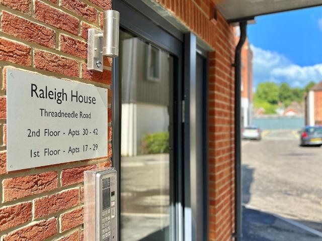 Apartment for rent in Fole, Surrey