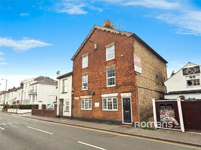 Apartment for rent in Fole, Surrey