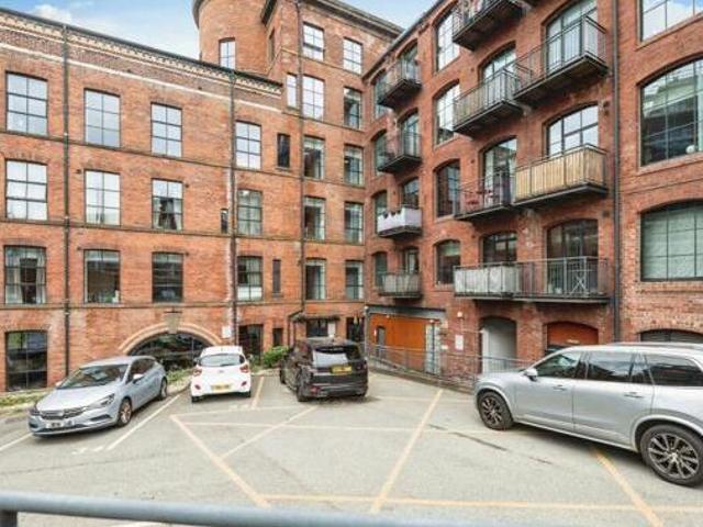 House for sale in Richmond Hill, West Yorkshire