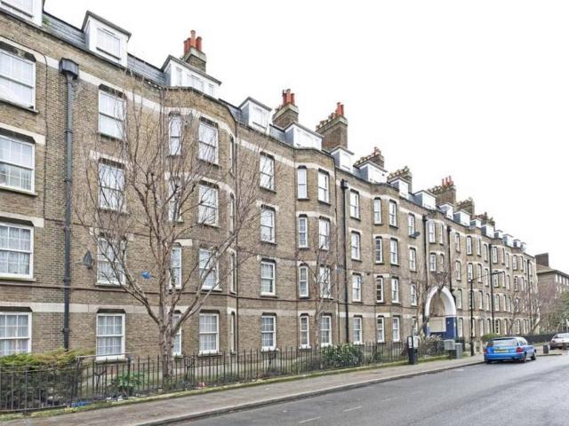 Apartment for rent in Browning Estate, Greater London
