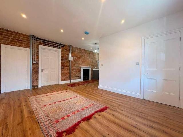 Apartment for rent in Pembridge