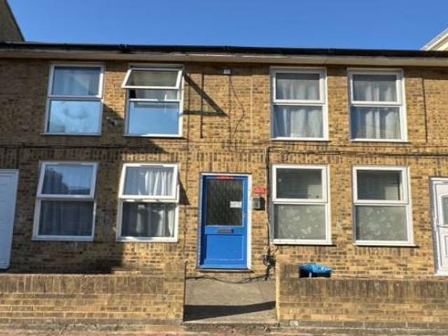 Apartment for rent in Regent Quay, Oad Street