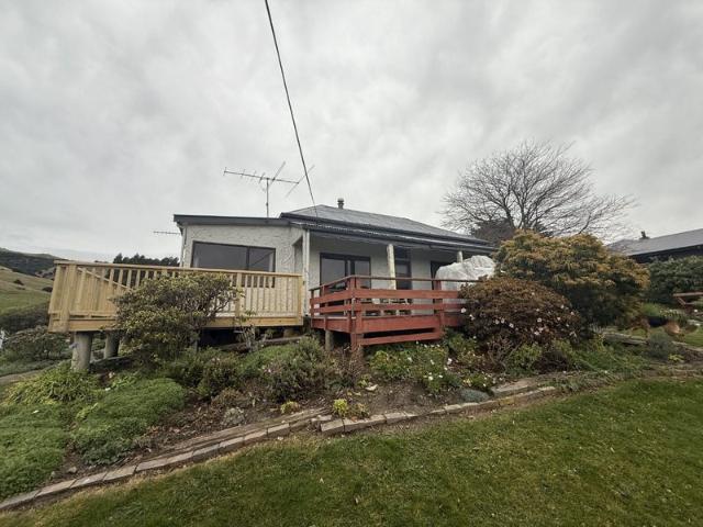 House for rent in Otakou