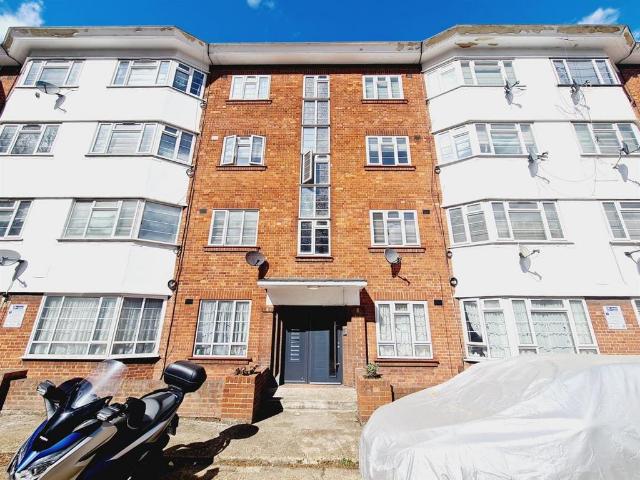 Apartment for rent in London Borough of Ealing, Greater London
