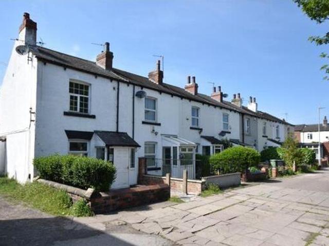 House for sale in Gildersome, West Yorkshire