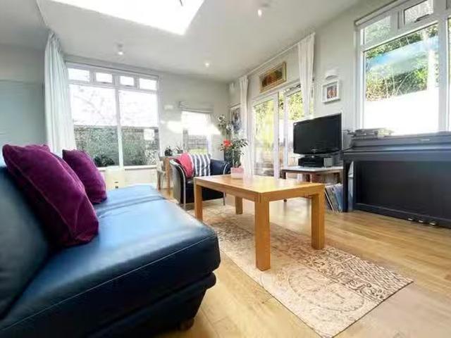 Apartment to rent in Bluebell, North Tipperary