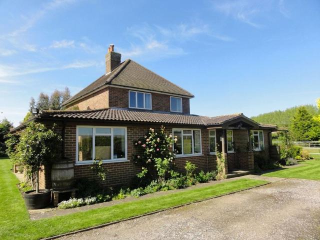House for rent in Ridgebridge Hill, Waverley