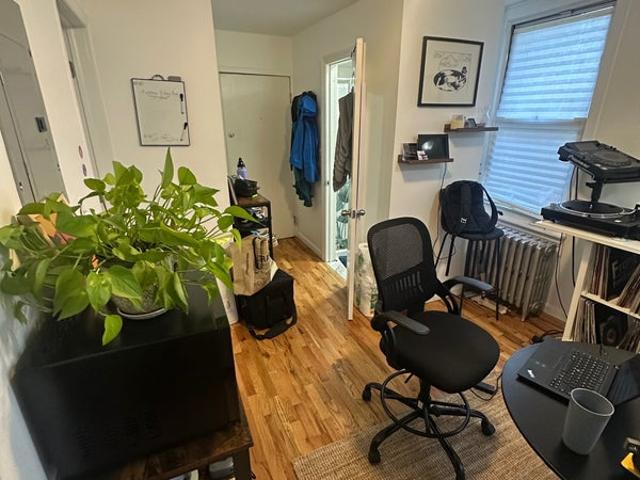 Room for rent in Arverne, New York