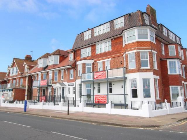 Apartment for rent in Roselands, Eastbourne
