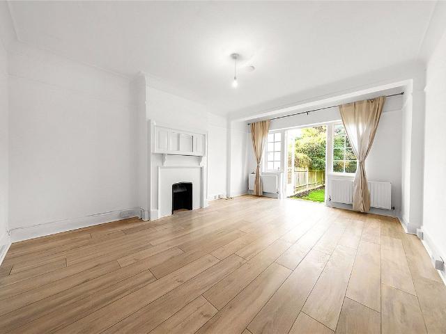 Apartment for rent in London Borough of Hounslow, Greater London