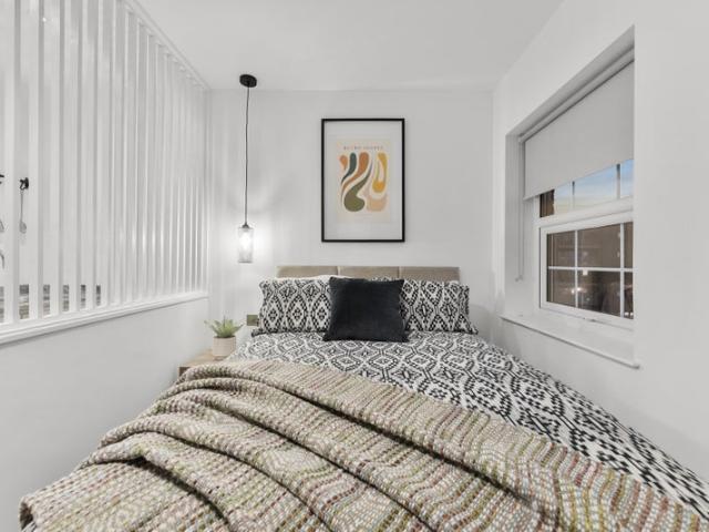 Studio for rent in Upperton, Eastbourne
