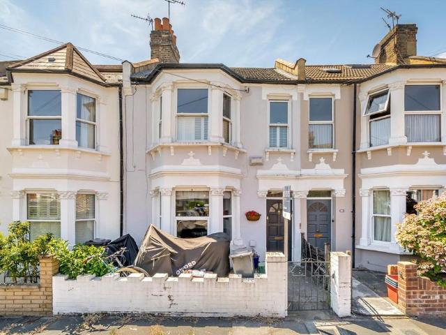 Apartment for rent in London Borough of Hounslow, Greater London