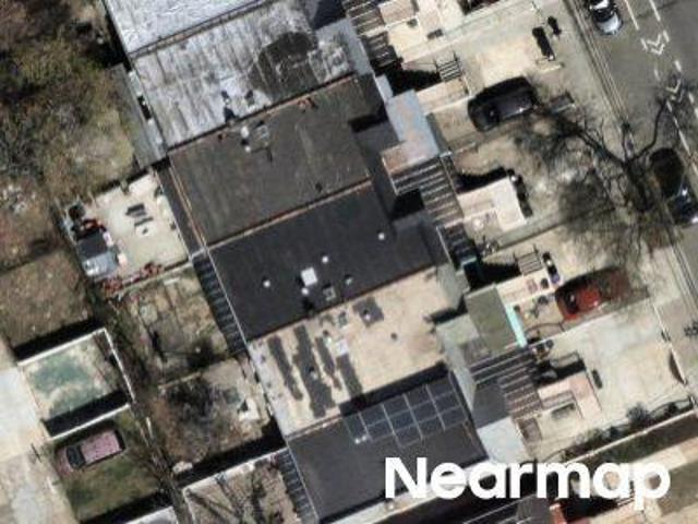 House for sale in The Bronx, Arverne
