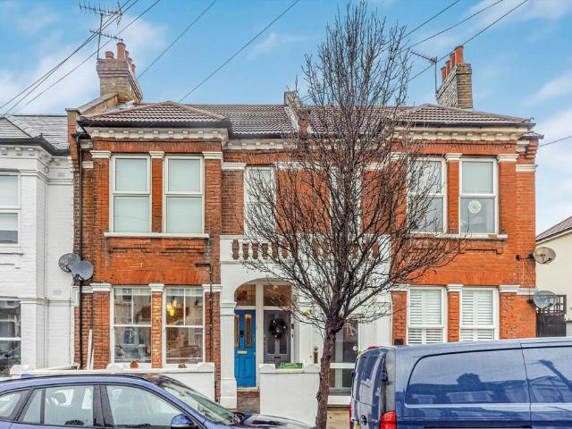 Apartment for rent in Charlton, Greater London