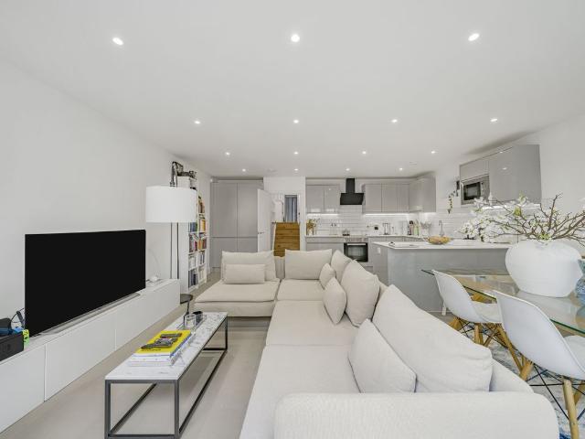 Apartment for rent in Blackheath Royal Standard, Greater London