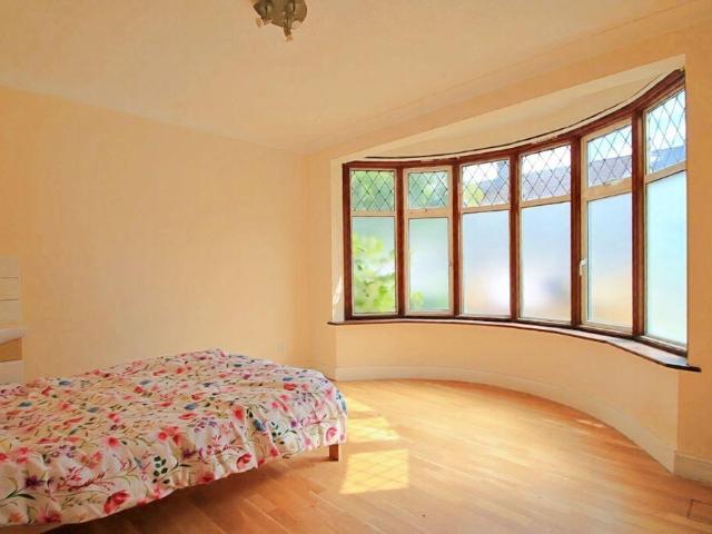 House for rent in London Borough of Ealing, Greater London