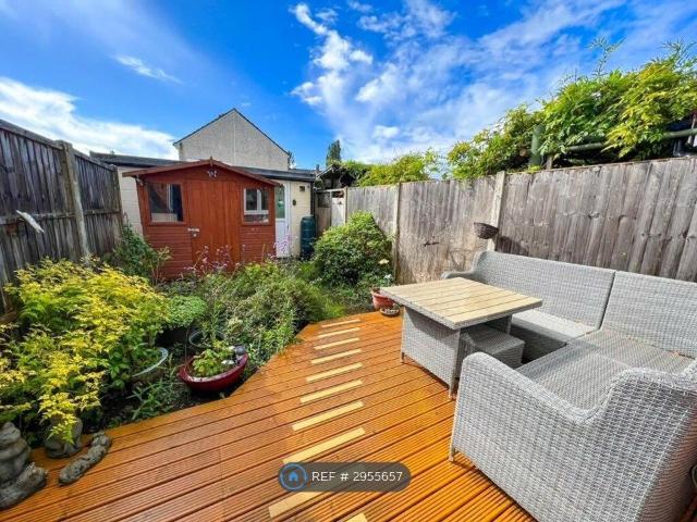 Room for rent in Blackhills, Surrey