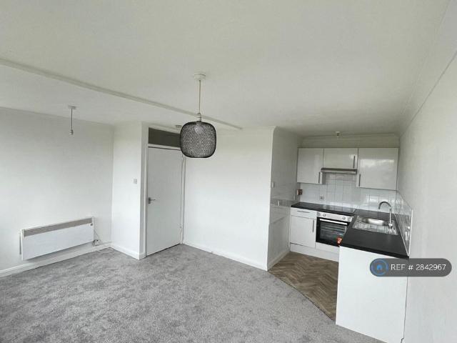 Apartment for rent in Mercator Estate, Greater London