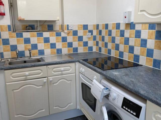 Studio for rent in Harehills, West Yorkshire