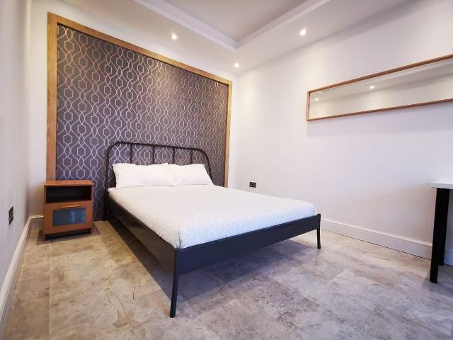 Room for rent in Gants Hill, Greater London