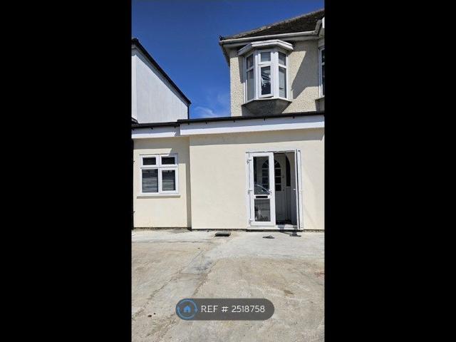House for rent in Little Heath, Greater London