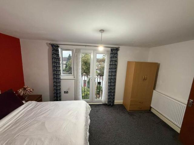 Room for rent in London Borough of Redbridge, Greater London