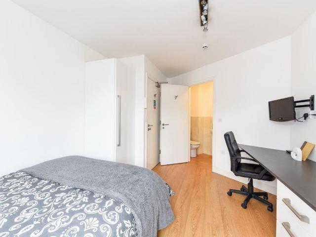 Apartment for rent in Bede Island, Old Wharf